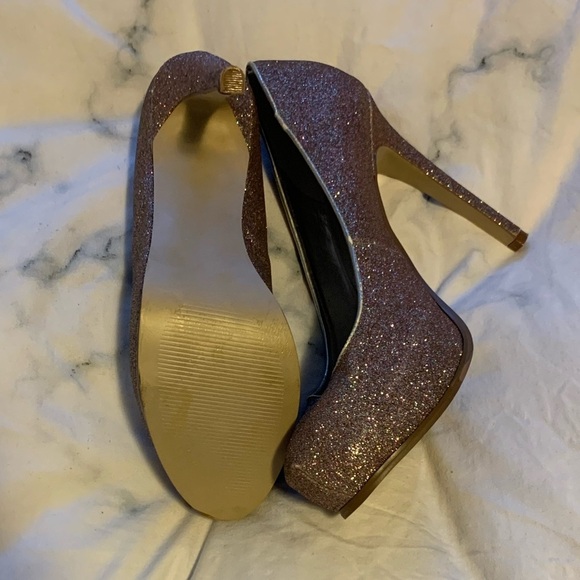 Guess Sparkly Pink  Heels - Picture 3 of 3